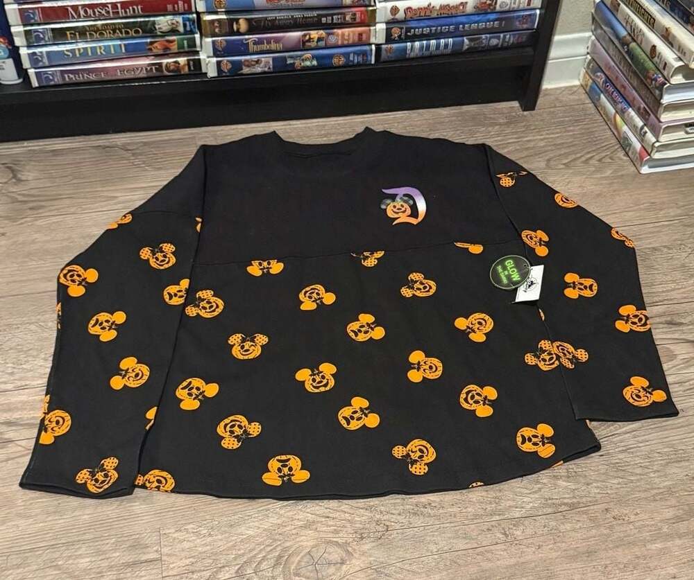 YOUTH brand new Disney Disneyland Resort Halloween Spirit Jersey Black Mickey Pu